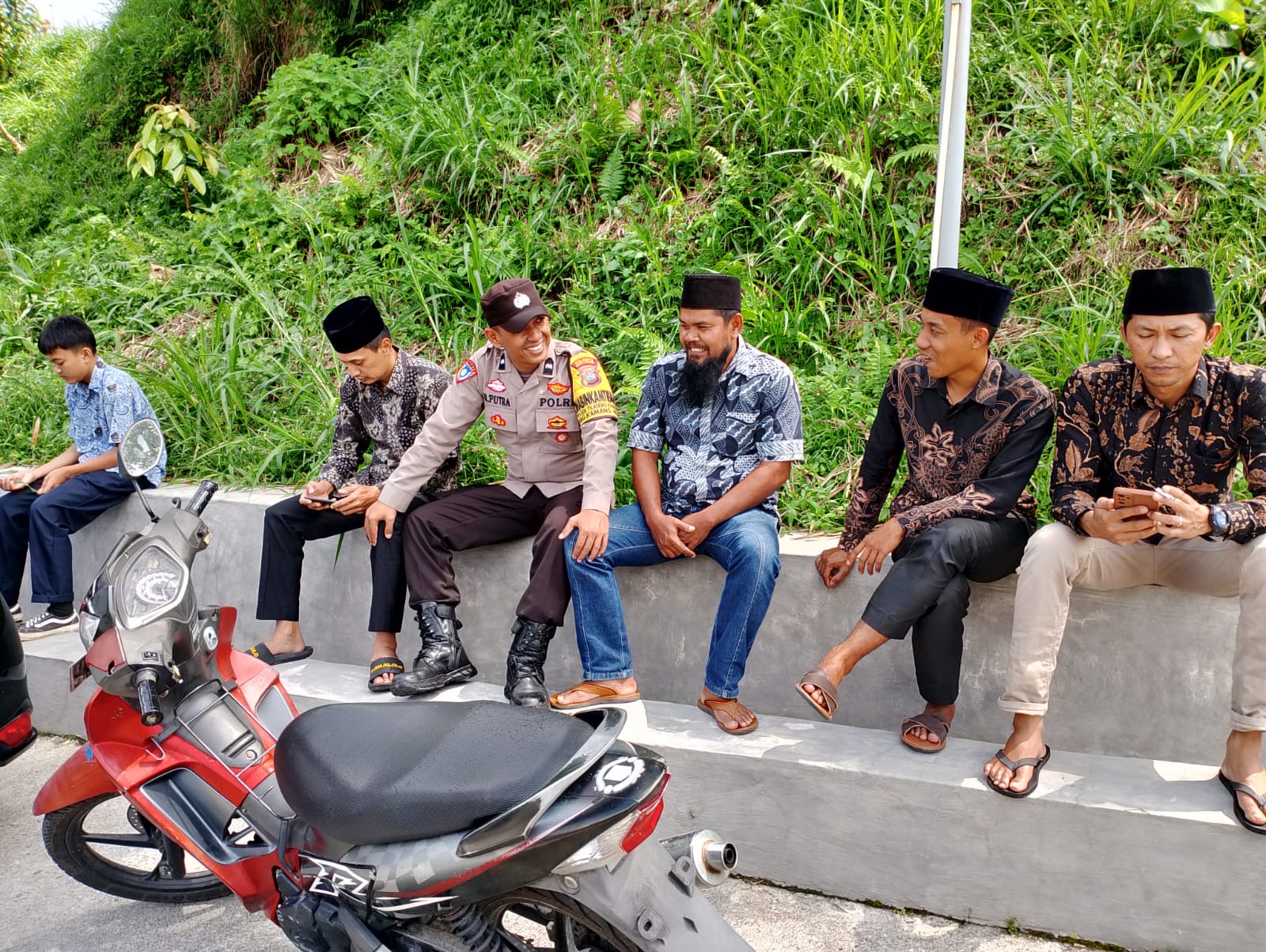 Bhabinkamtibmas Polresta Bukittinggi Tiada Hari Tanpa Silaturahmi Ciptakan Kamtibmas Kondusif