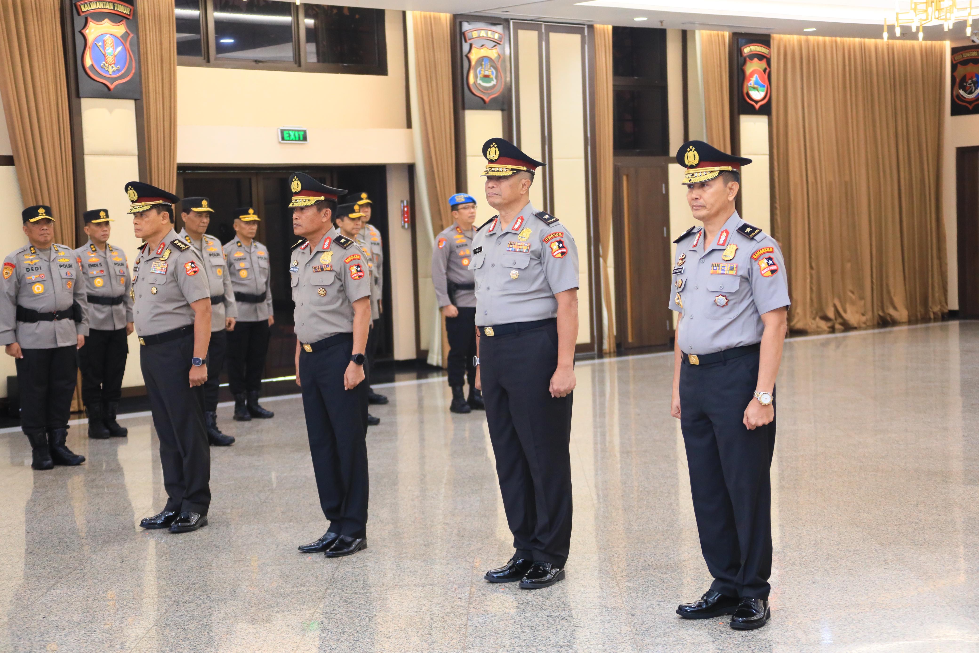 Kapolri Pimpin Kenaikan Pangkat 4 Pati-Pamen Polri 