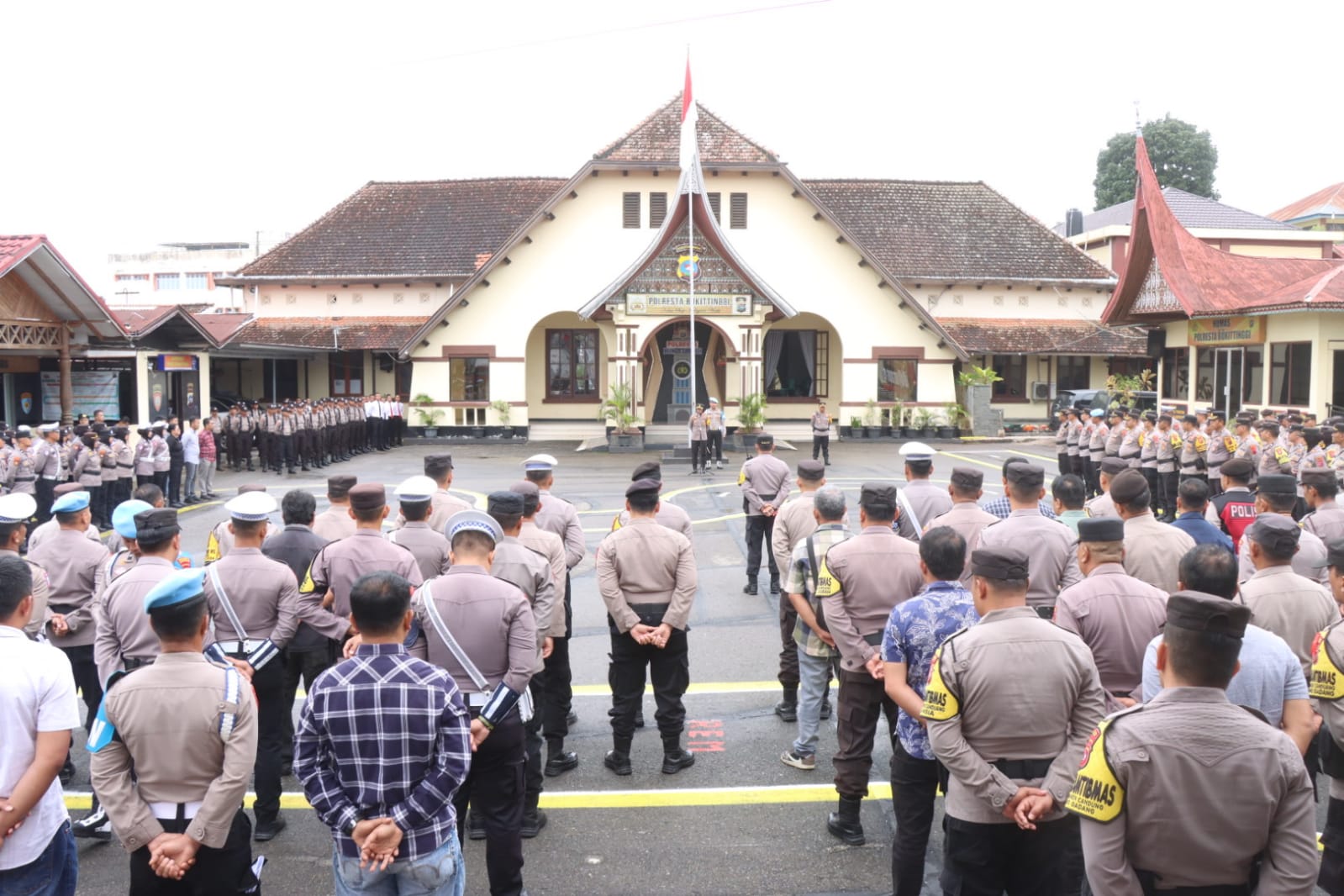 Apel Kesiapan Personil dalam Rangka Pengamanan Pemungutan Suara Pilkada 2024 di Polresta Bukittinggi