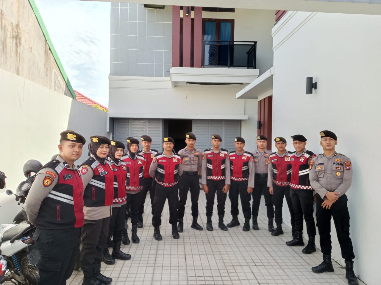 Personel Polda Sumbar Tingkatkan Pengamanan di PPK Selama Tahap Penghitungan Suara