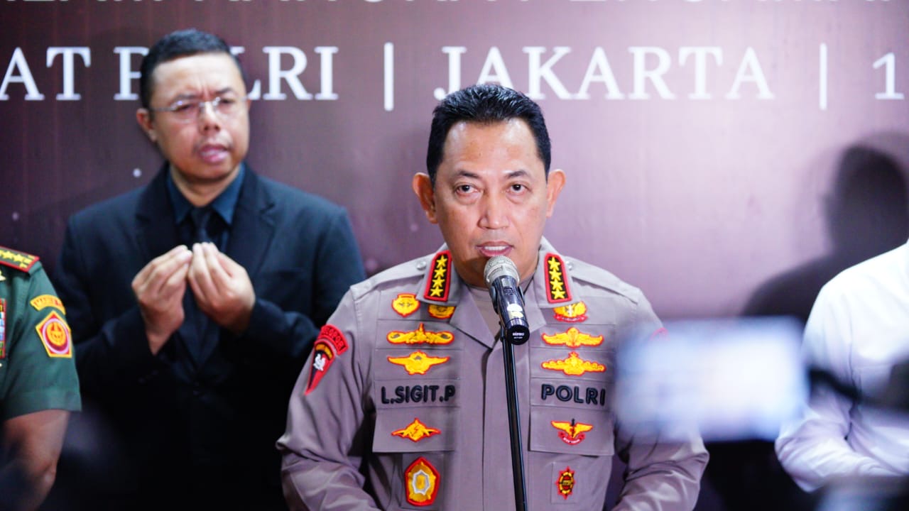 Kapolri: Personel Gabungan Polri-TNI Amankan 61 Ribu Lokasi Ibadah dan Rekreasi Saat Natal-Tahun Baru
