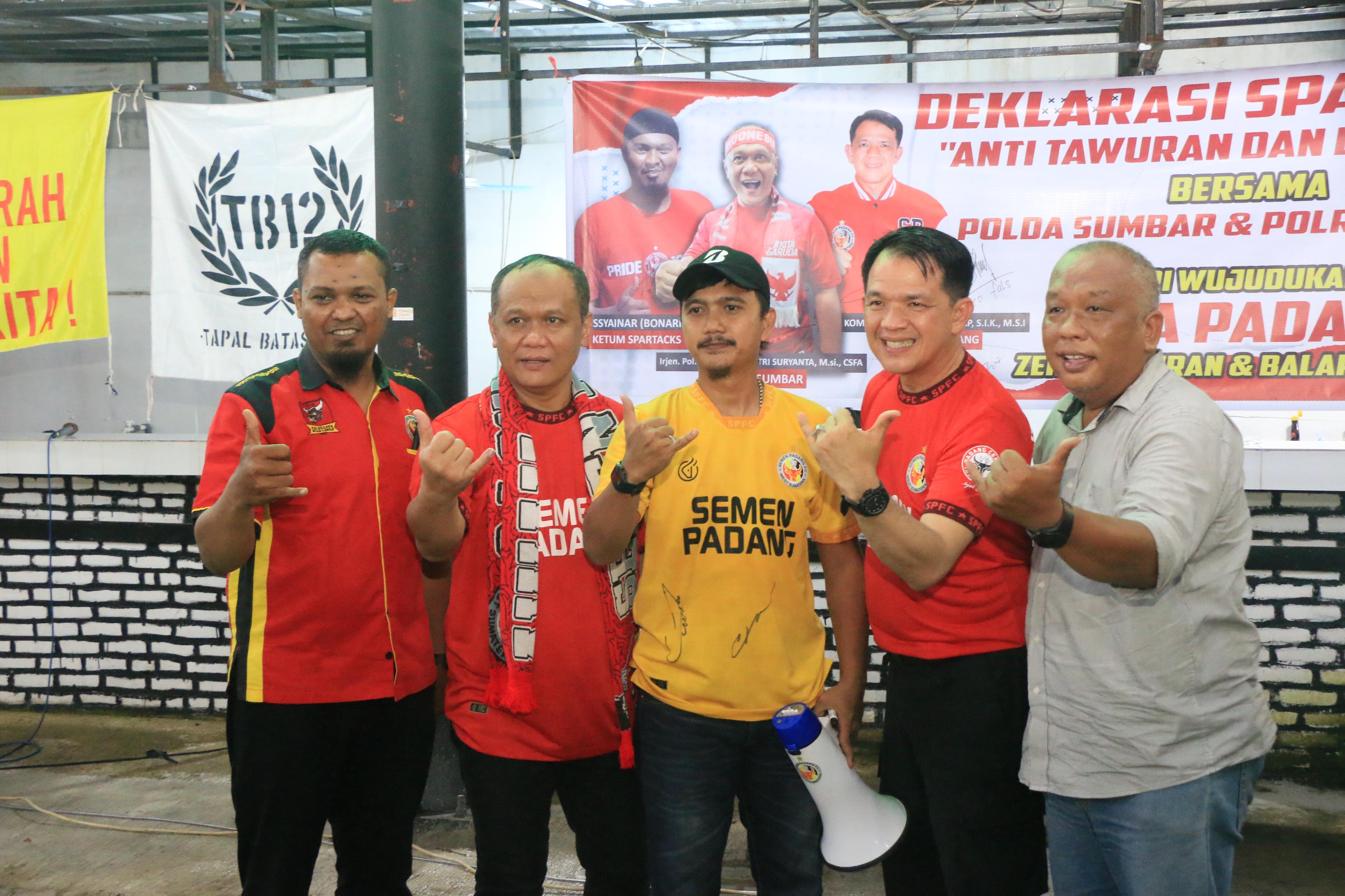 Kapolda Sumbar Pimpin Deklarasi Damai Anti Tawuran dan Balap Liar bersama Sporter Spartack 