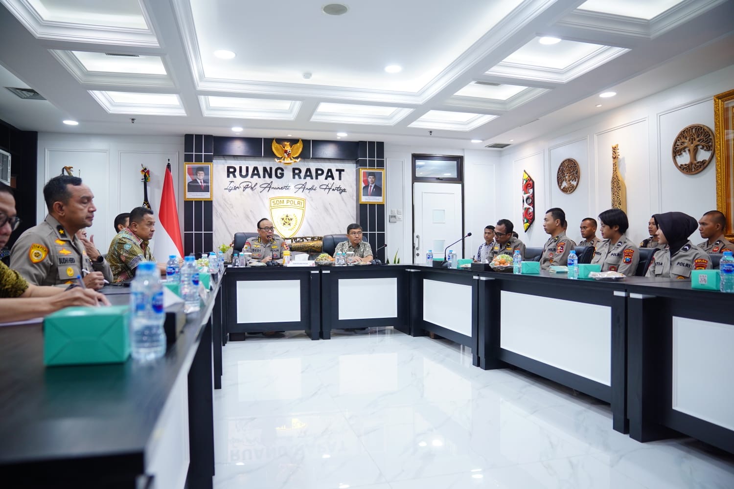 Bertemu Anggota Polri Disabilitas, Komjen Dedi: Saya Bangga dengan Kalian 