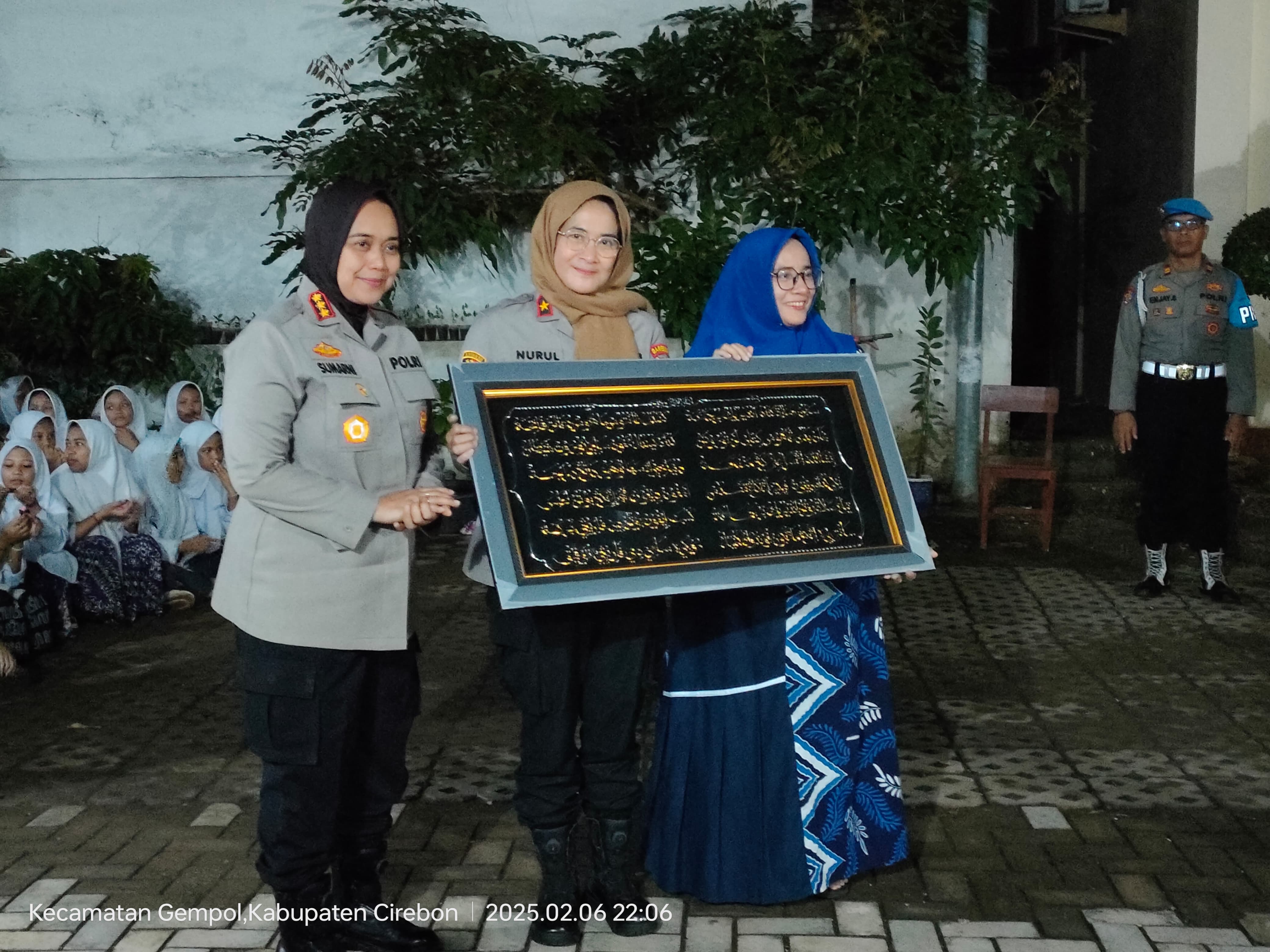 Kampanye “Rise and Speak” di Pondok Pesantren Kempek: Upaya Pencegahan Kekerasan Seksual bagi Santri 