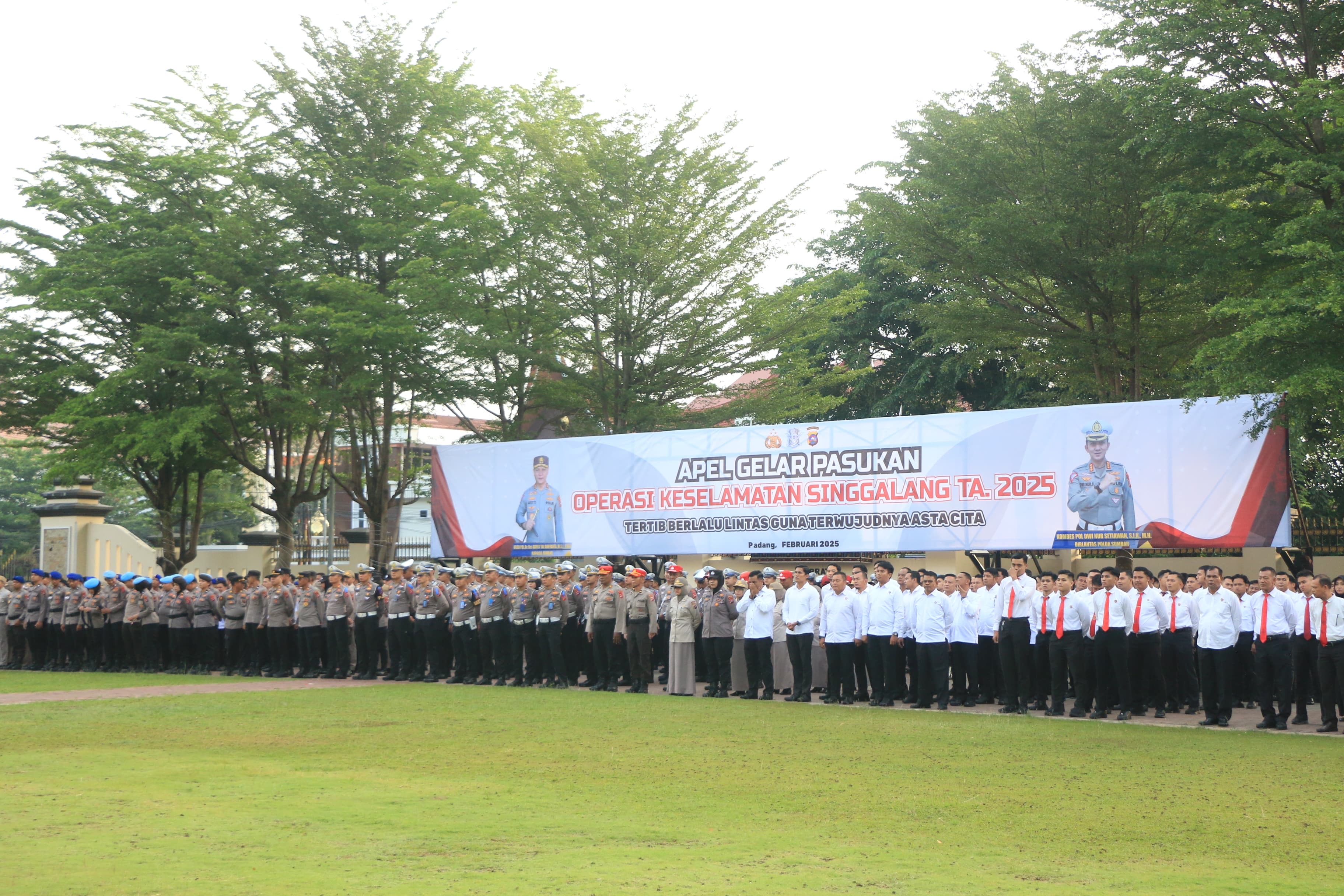 Kapolda Sumbar Pimpin Apel Gelar Pasukan Operasi Keselematan Singgalang 2025 