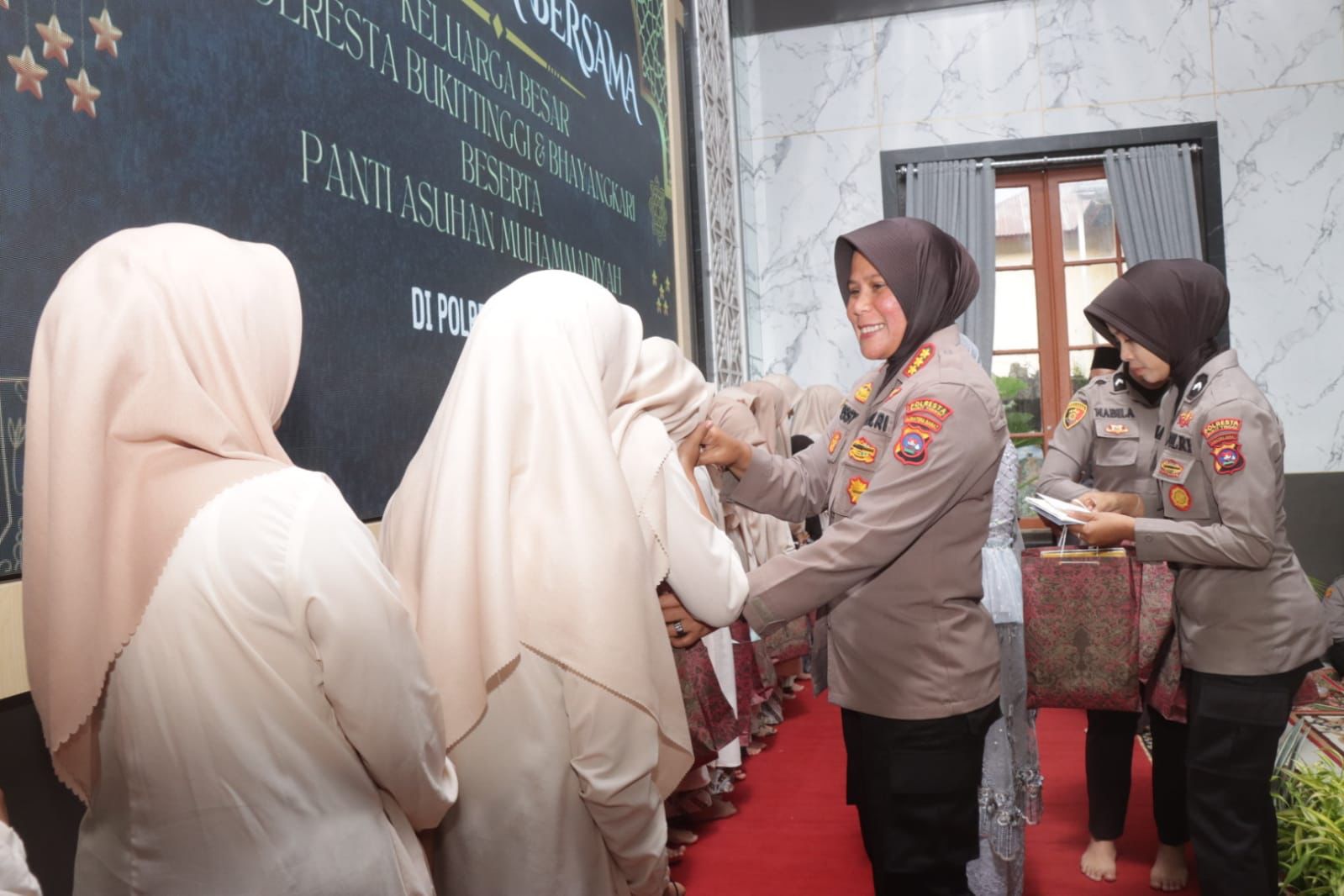 Kapolresta Bukittinggi Gelar Buka Bersama dengan Anak Yatim