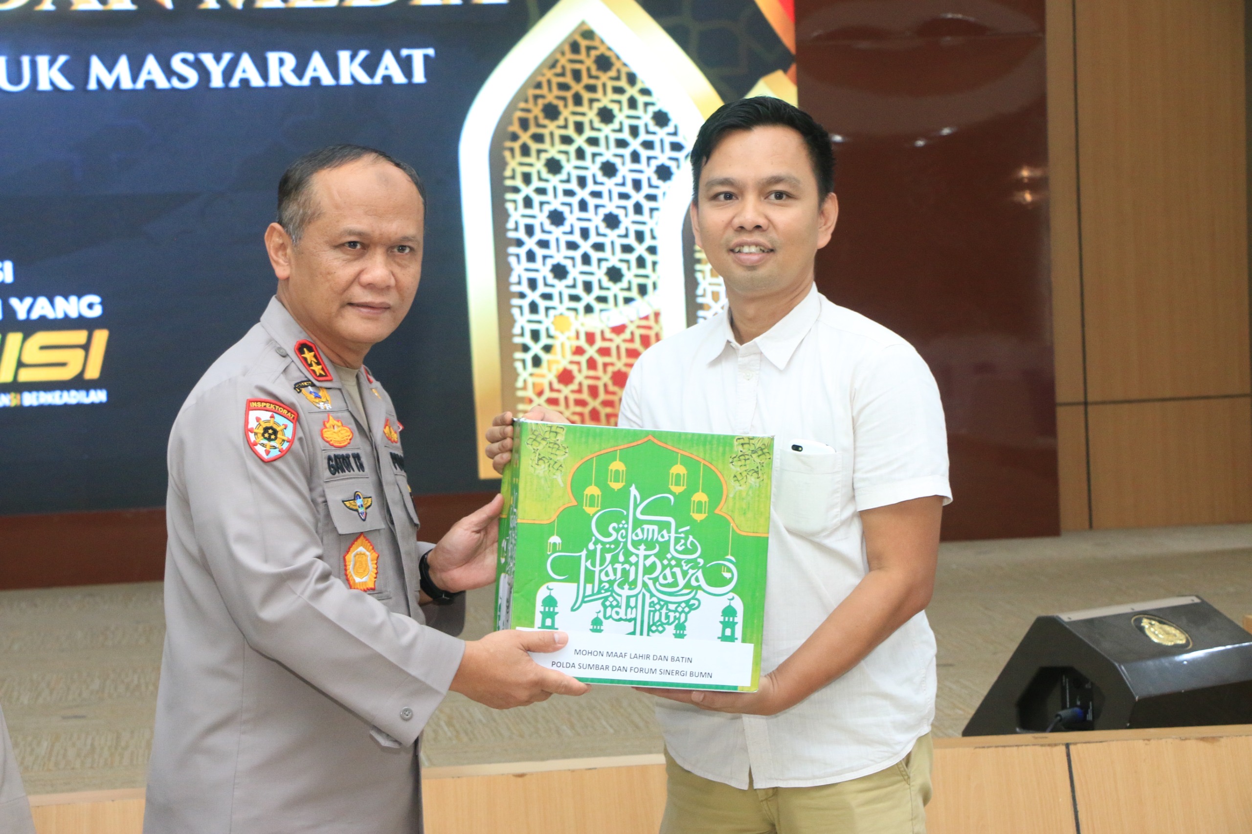 Polda Sumbar Gelar Berbagi Takjil bersama Polri dan Media, Sebagai Wujud Polri Untuk Masyarakat