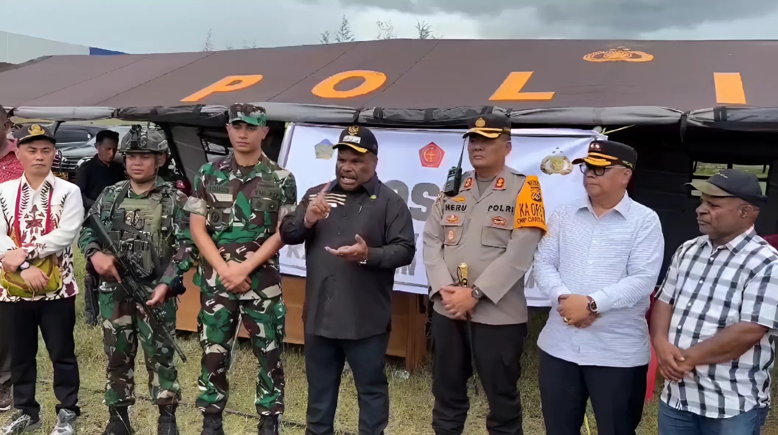 Bupati Yahukimo Bantah Isu Keterlibatan TNI-Polri Jadi Guru dan Nakes, Juga Siap Mundur Jika Terbukti