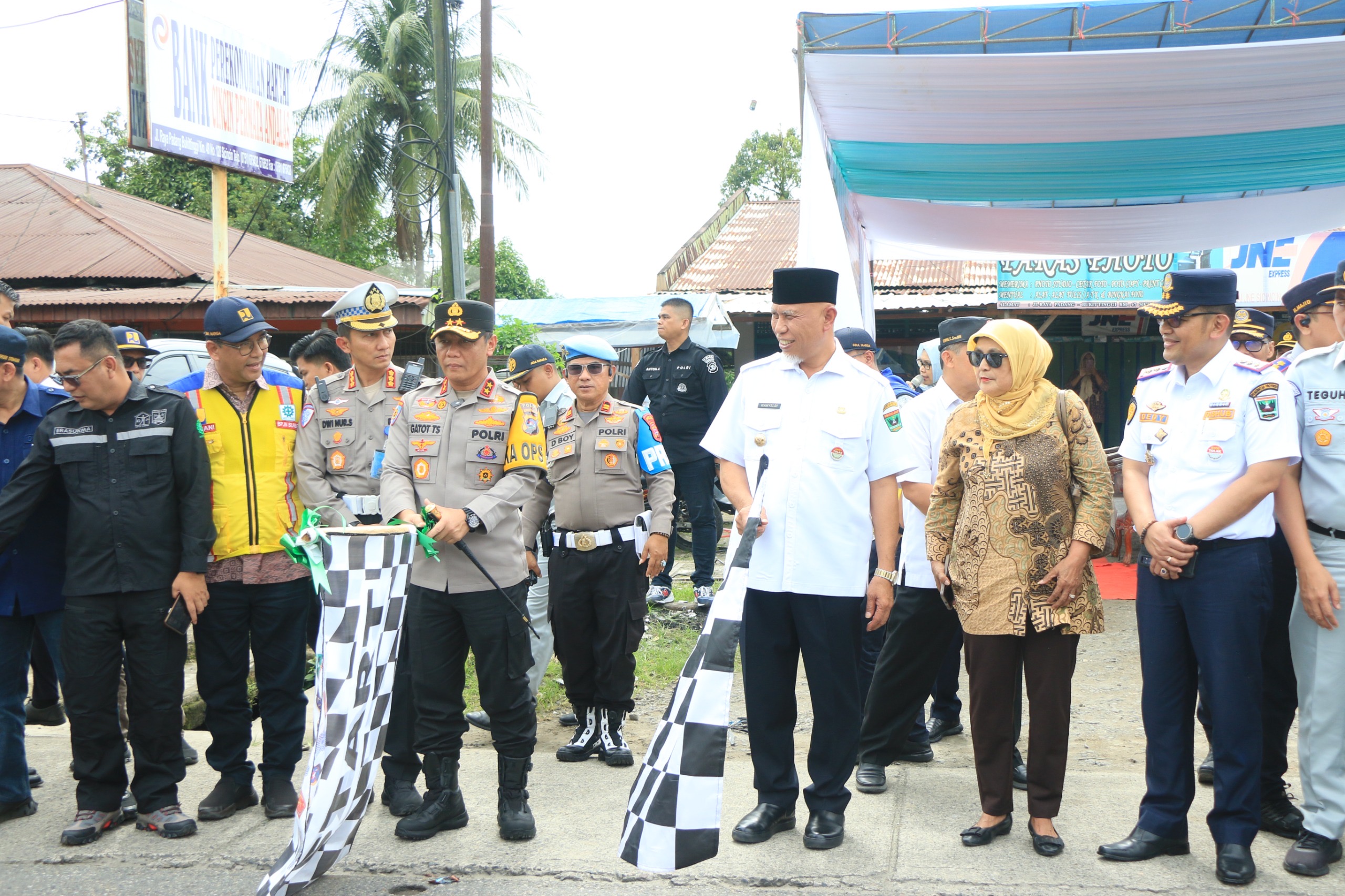 Kapolda Sumbar Hadiri Pembukaan Sistem Satu Arah ( One Way System )