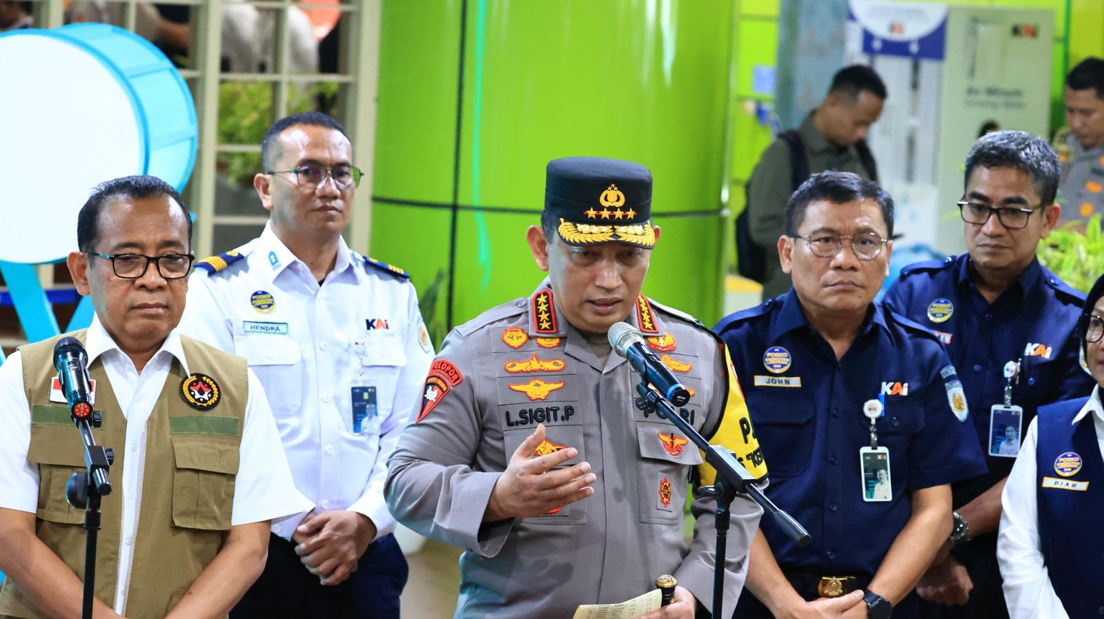 Kapolri Perintahkan Jajaran Antisipasi Kejahatan di Sekitar Stasiun Agar Pemudik Nyaman dan Aman
