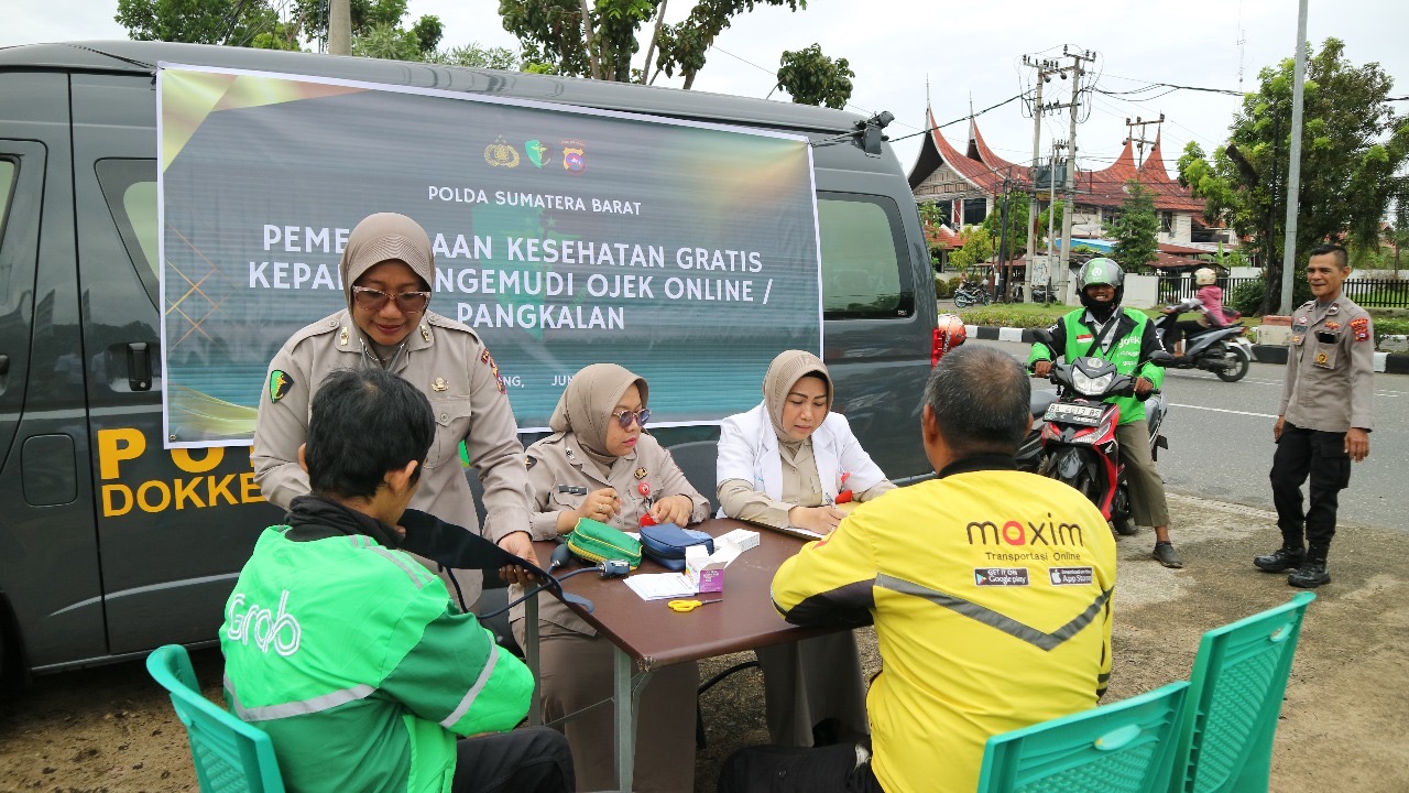 Pemeriksaan Kesehatan Gratis bagi Pengemudi Ojek Online dalam Rangka HUT Bhayangkara ke-79 di Polda Sumbar dan Jajaran 