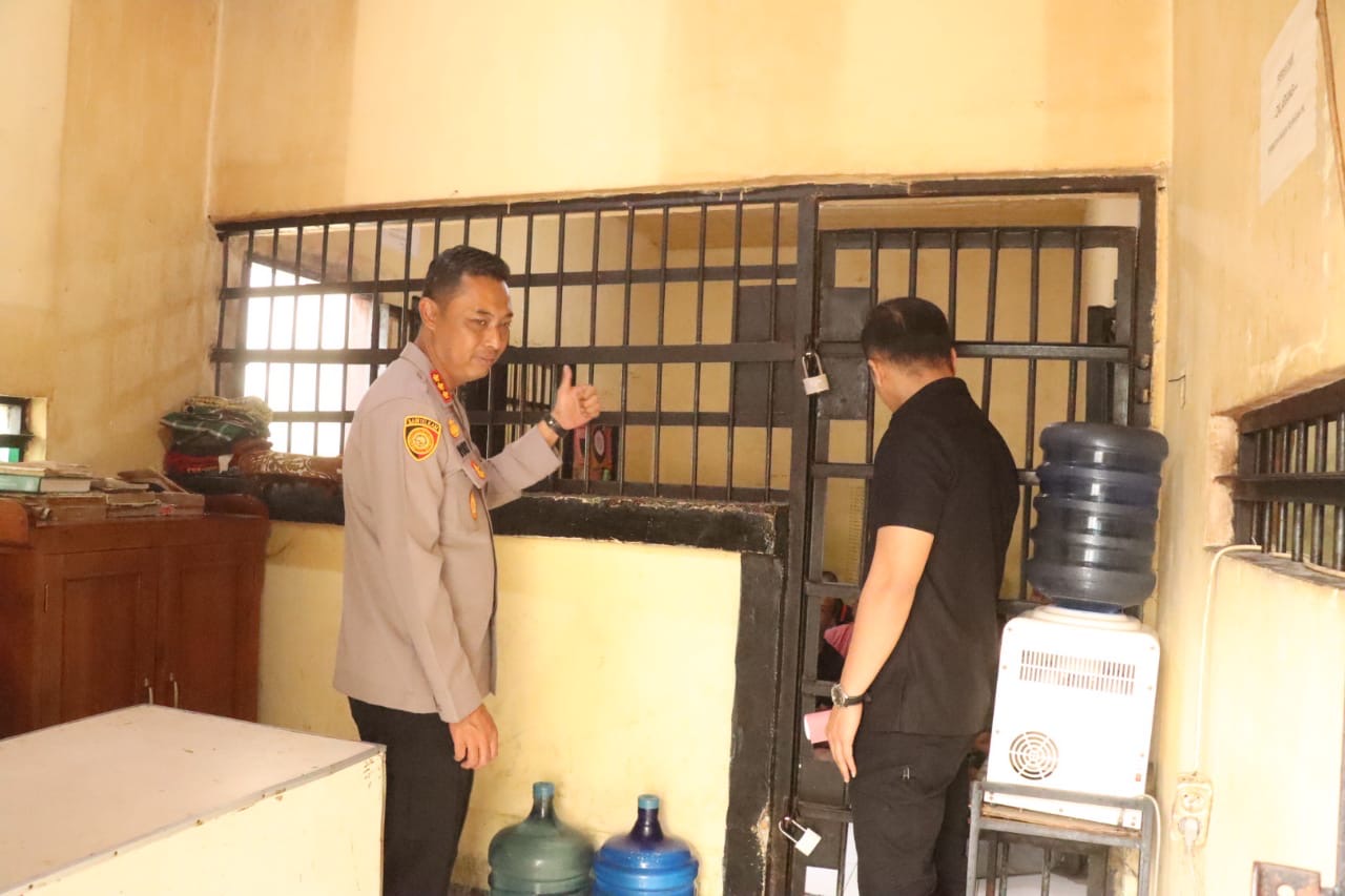 Kapolresta Bukittinggi Lakukan Pengecekan Rutan Mapolresta Bukittinggi 