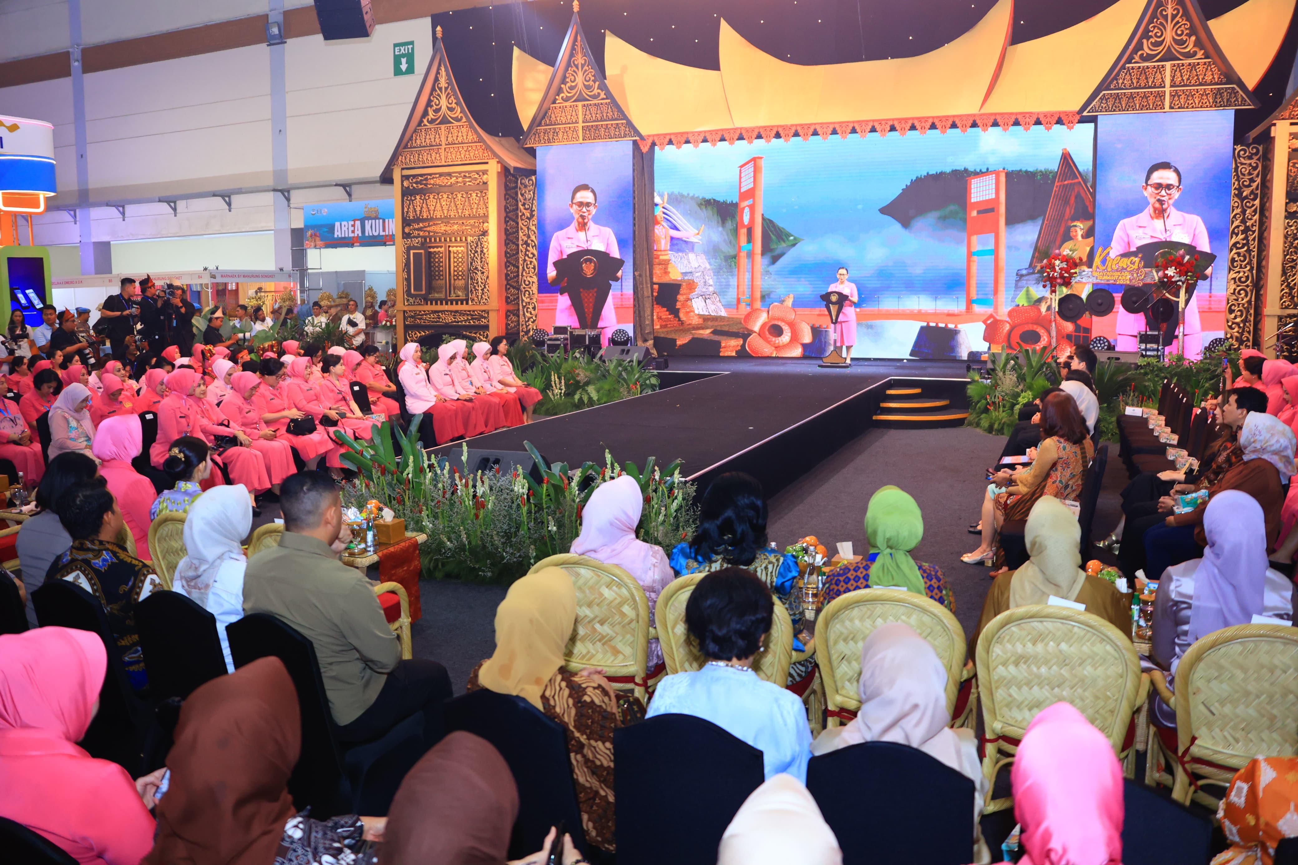 Bazar Kreasi Bhayangkari Nusantara 2025 Resmi Dibuka, Dukung UMKM Naik Kelas dan Perkuat Ekonomi Nasional 