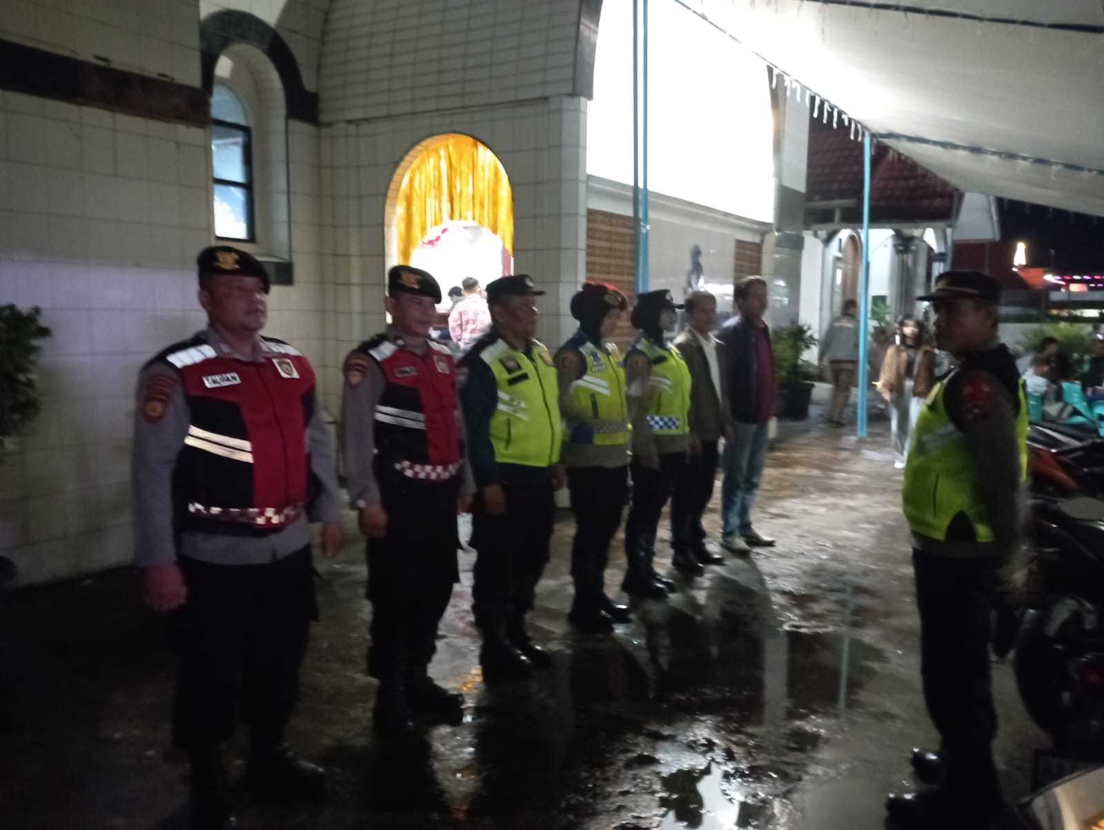 Polresta Bukittinggi Amankan Rangkaian Perayaan Natal Di Gereja HKBP  